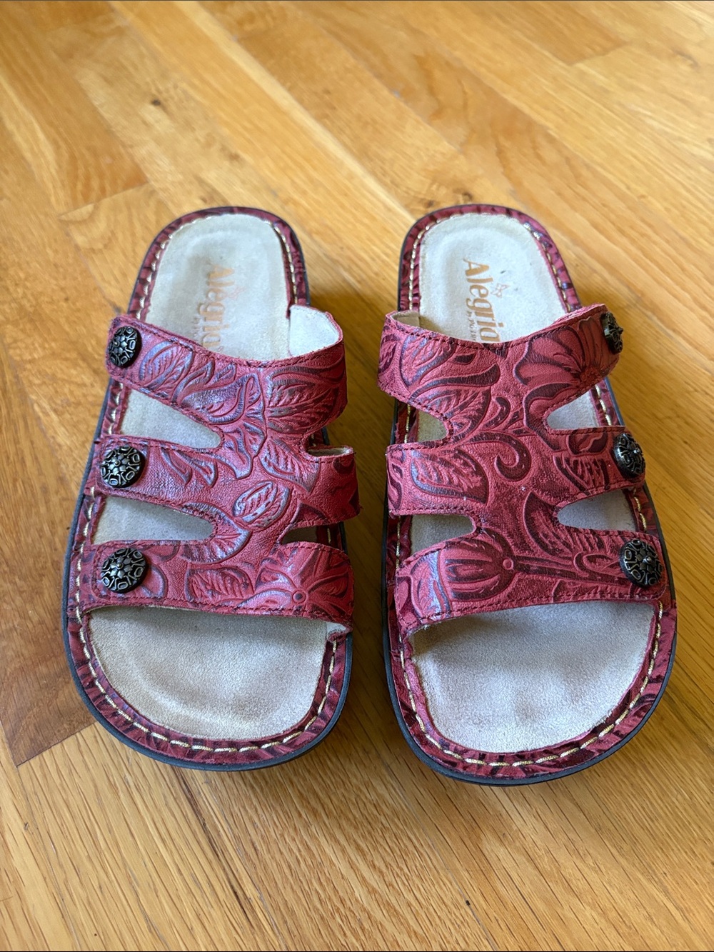 Alegria Embossed Red Leather Triple-Strap Slide Sandals 38 8